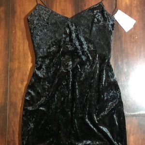SALE ‼️ Guess Velvet & Lace Dress ✨✨✨